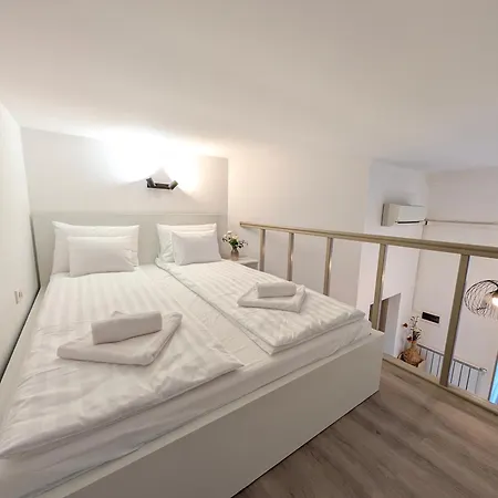 Apartment Rumbach 1 *